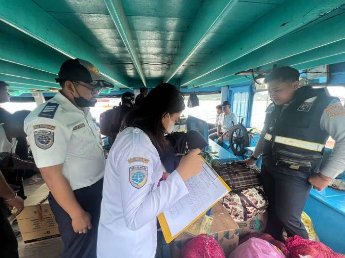 Dinas Perhubungan Provinsi Kalimantan Timur melaksanakan Rampchek Angkutan Sungai dan Danau Lintas Kab/Kota secara terpadu di Dermaga Mahakam Hulu/Dermaga Sungai Kunjang