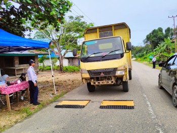 984-Penegakan Hukum (Gakum) Lalu Lintas Dan Angkutan Jalan (LLAJ) Kendaraan Angkutan Barang Di Kab. Berau