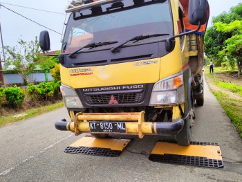 984-Penegakan Hukum (Gakum) Lalu Lintas Dan Angkutan Jalan (LLAJ) Kendaraan Angkutan Barang Di Kab. Berau