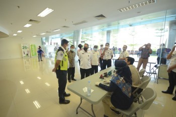 995 - Kunjungan Kerja Kadishub Ke Terminal Lempake dan  Bandara APT. Pranoto