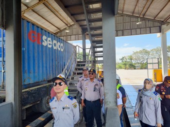 980 - INSPEKSI KESELAMATAN LLAJ (RAMP CHECK) KENDARAAN ANGKUTAN UMUM (ORANG DAN BARANG) DALAM RANGKA PERSIAPAN TAHUN BARU 2023 TAHAP II