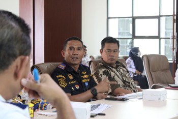 985 - RAPAT TATA KELOLA PELABUHAN PENYEBERANGAN KARIANGAU-PENAJAM